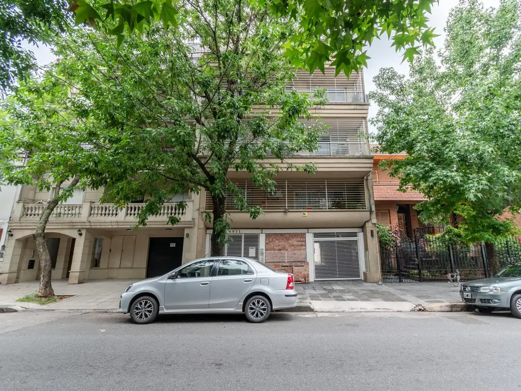 COMODISIMO DEPARTAMENTO EN VILLA URQUIZA CON COCHERA.