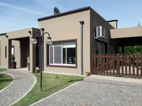 VENTA ESPLENDIDA CASA ESTILO MODERNO EN LOBOS COUNTRY CLUB