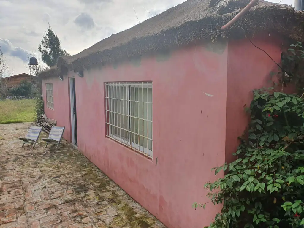 Casa en venta - 2 Dormitorios 2 Baños - Cocheras - 1.500Mts2 - Villa Garibaldi, La Plata