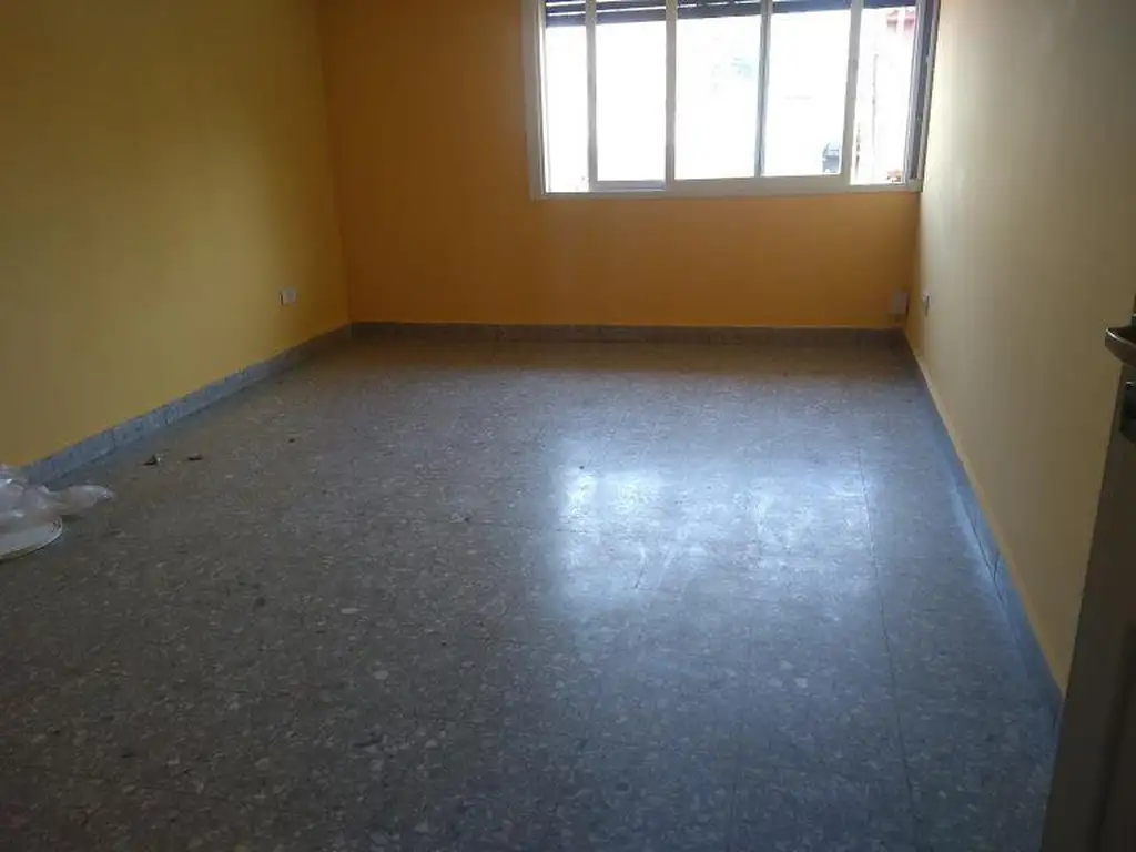 DEPARTAMENTO 2 AMBIENTES - LOMAS DE ZAMORA - ESTE, GRAN BS. AS. SUR