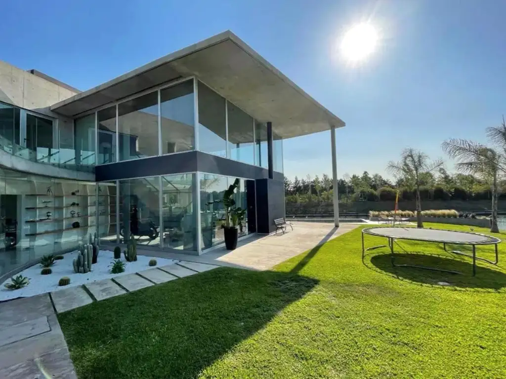 Casa  en Venta en Cabos del Lago, Nordelta, Tigre