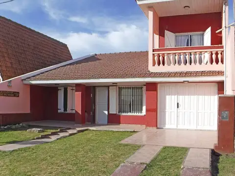 Venta casa 5 ambientes Santa Elena a 50mts del mar