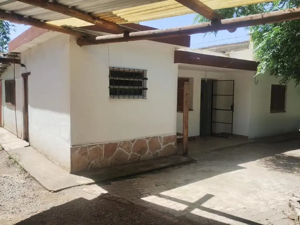 "Casa en Santa Maria a dos cuadras de ruta 38"