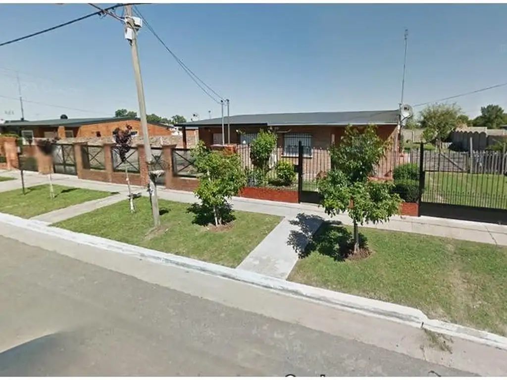 OPORTUNIDAD HERMOSA CASA A ESTRENAR EN BARRIO SEMI CERRADO, C/ PISCINA,PARQUE Y QUINCHO LOTE 420 m2