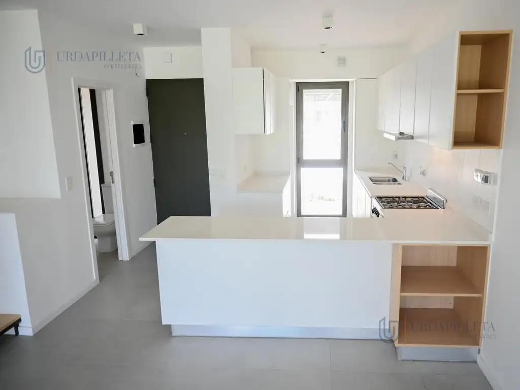 Townhouse en alquiler 4 ambientes con galeria y jardin en Oliden Joven  - Pilar