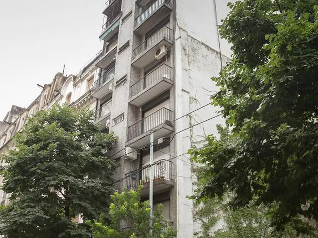 Alquiler monoambiente con balcón en Recoleta