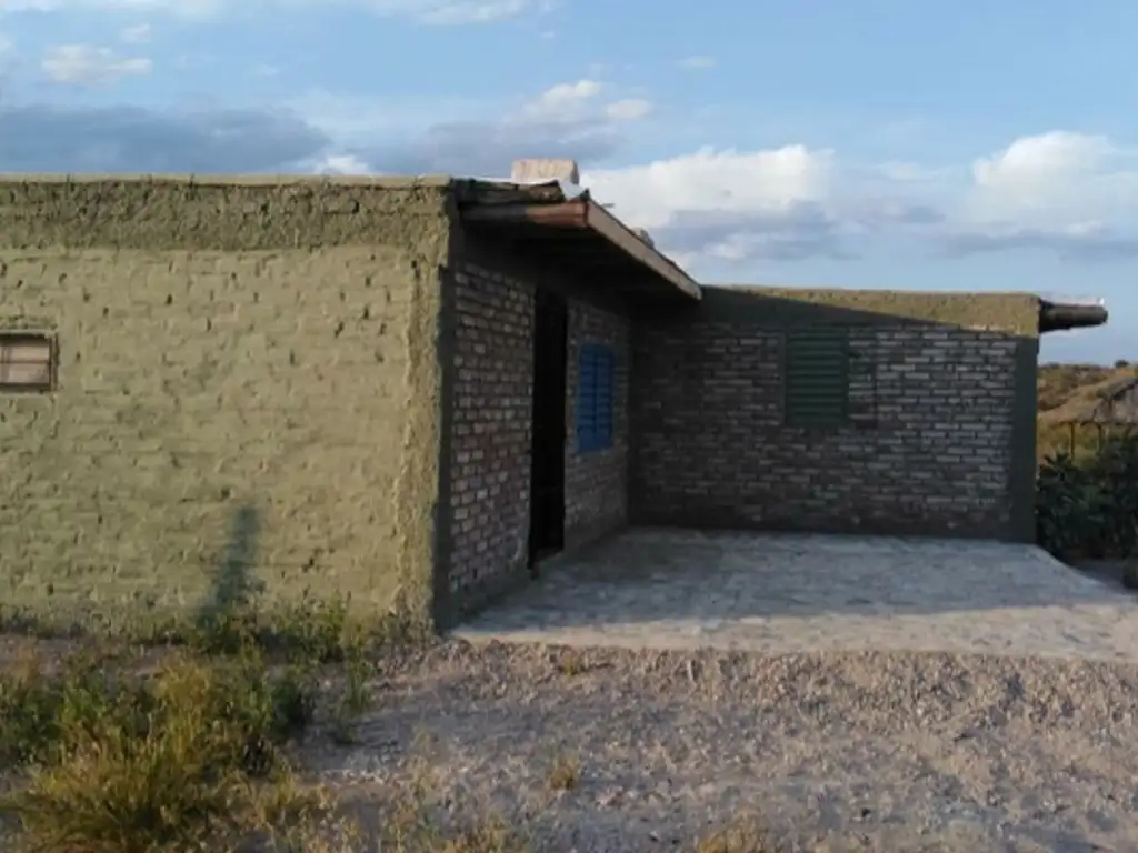 Casa en amplio terreno Bº Puerto Grande, Lujan