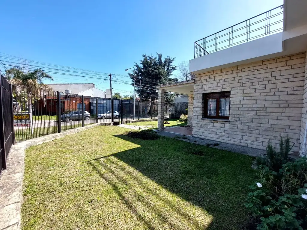 CASA Y LOCAL EN VENTA EN MORON-CASTELAR