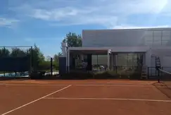 Actividades deportivas tenis en el Barrio cerrado, Puertos - Marinas