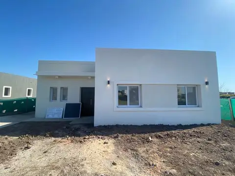Ricordi Negocios Inmobiliarios Casa en Venta Barrio San Ramon, Pilar del Este! - Foto 0