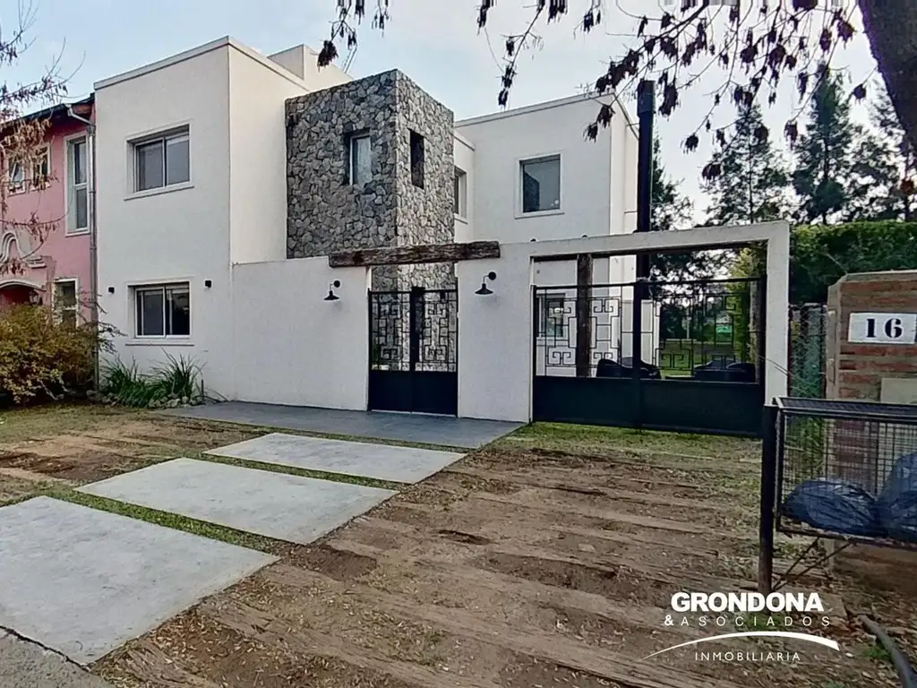 Casa Minimalista en Venta en Los olivares