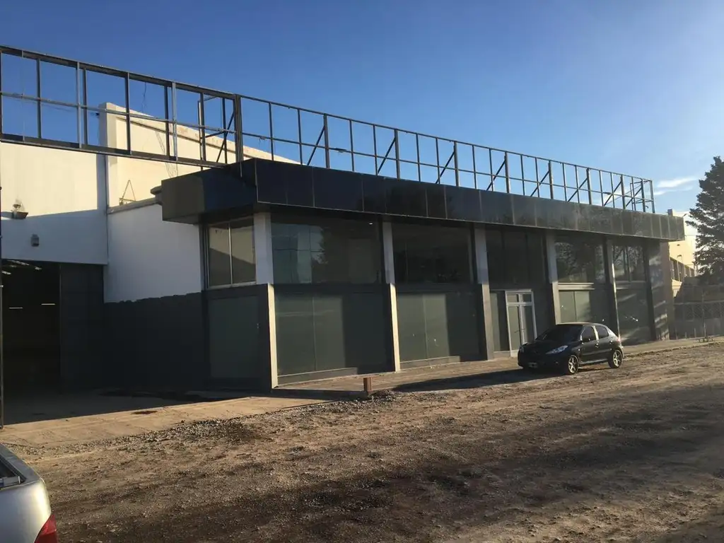 Alquilo Galpón 1500 m2 con oficinas 550 m2  Ruta 22 Cipolet