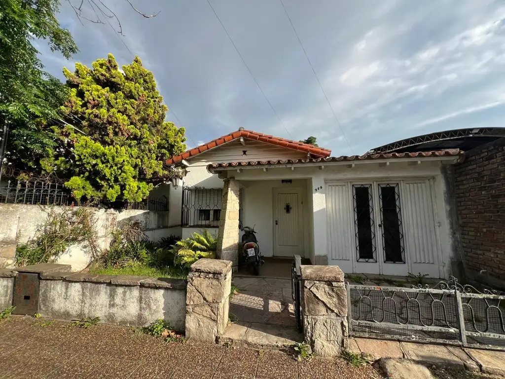 Casa + Galpón en Venta, Zapiola al 900, Bernal