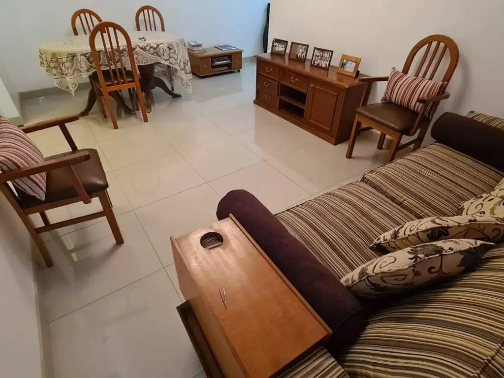 EN VENTA EN  CIUDAD JARDIN HERMOSO DEPARTAMENTO DE 3 AMBIENTES SOBRE ZEYEN EN 2DO PISO - FICHA 8520