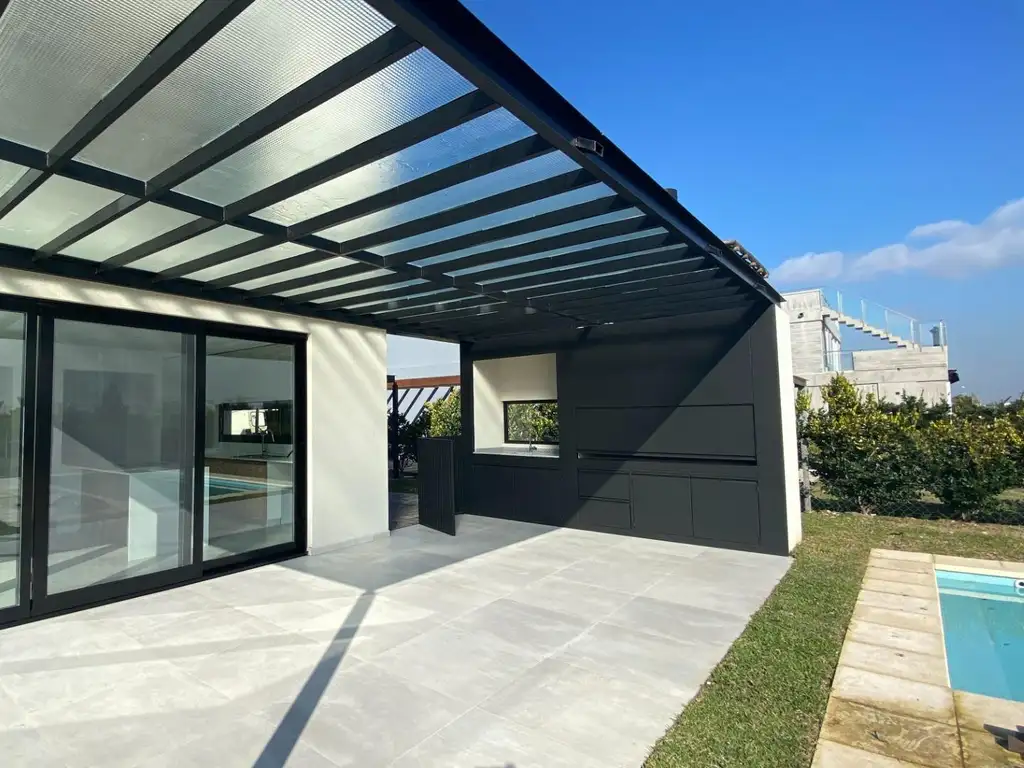 Moderna casa en venta a estrenar Bº Ceibos, Puertos