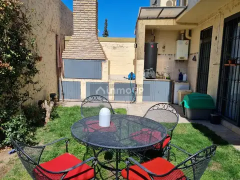 Duplex Godoy Cruz, 2 Dormitorios, 2 Baños, Jardín,Cochera
