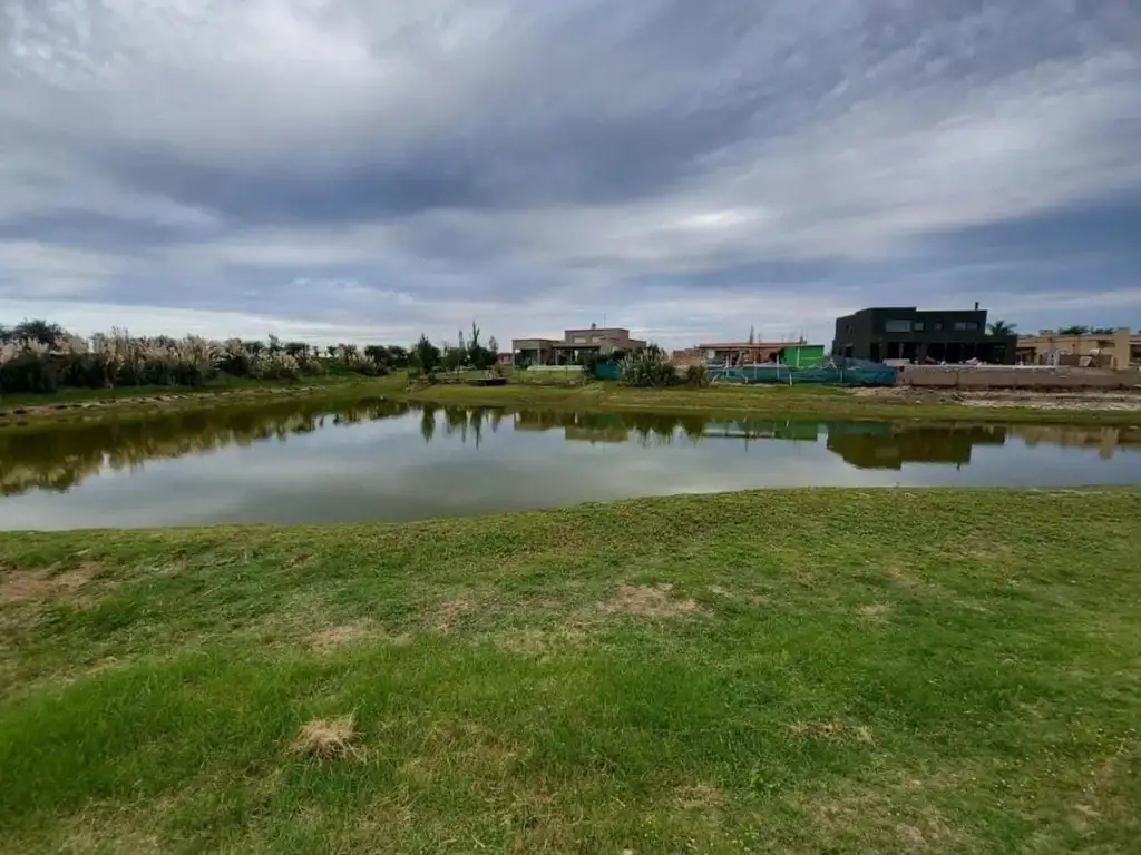 Oportunidad lote a la laguna Barrio Norte El Canton