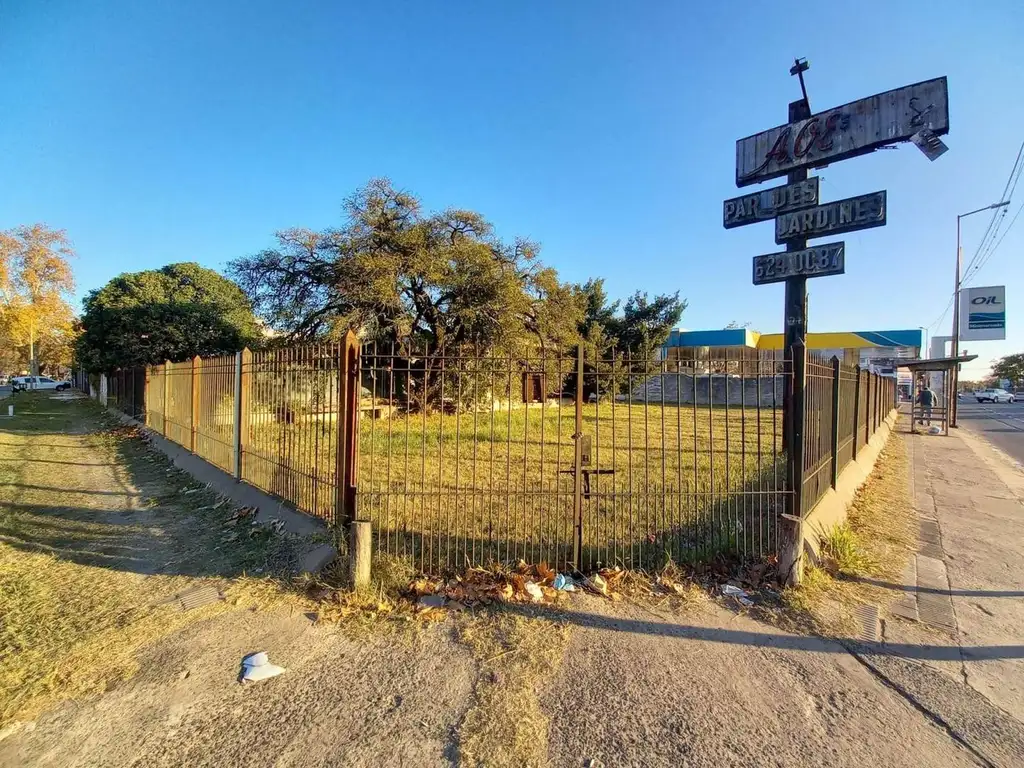 PREDIO UNICO EN LA ZONA CON 60 METROS DE FRENTE