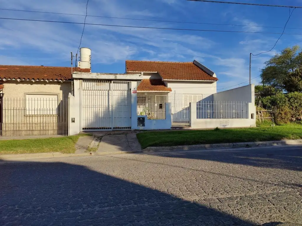 Casa en venta - 2 Dormitorios 2 Baños - Cochera - 230Mts2 - Mar del Plata