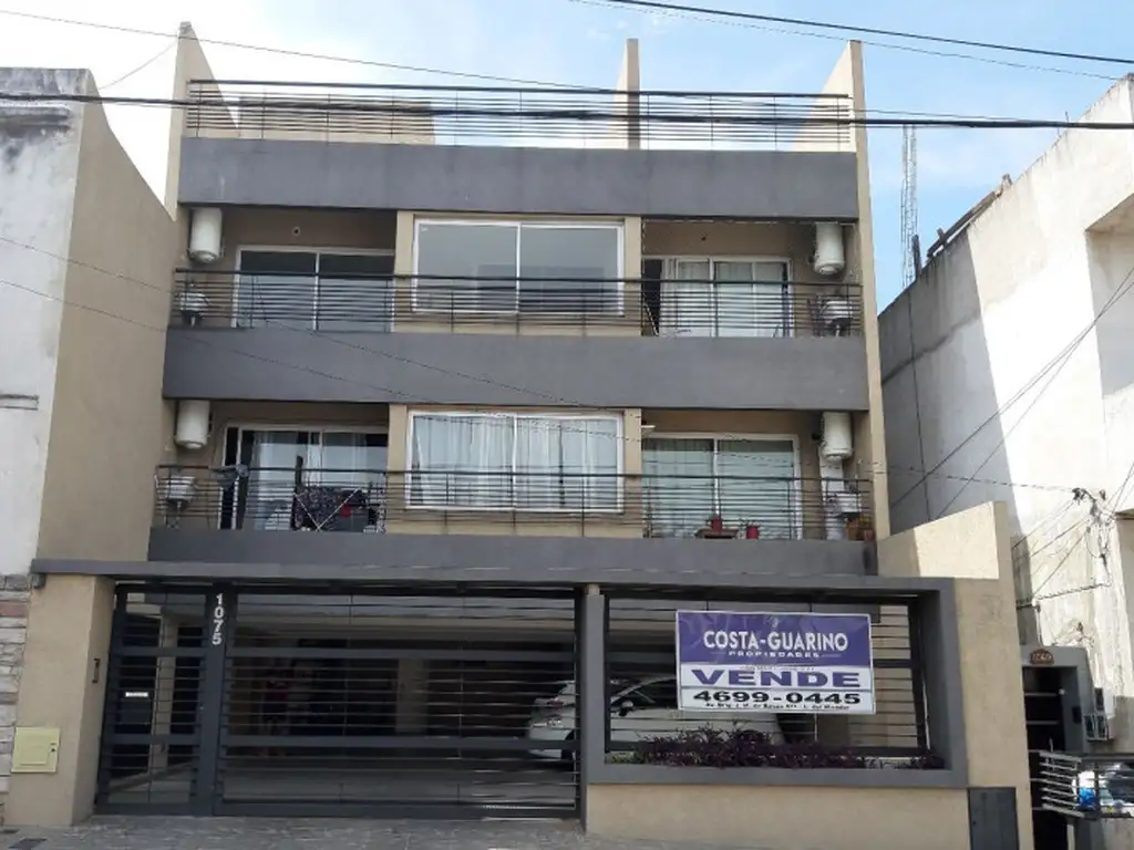 EXCELENTE DEPARTAMENTO DE 2 AMBIENTES AL FRENTE CON BALCÓN Y TERRAZA