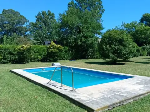 Fin de semana con pileta. Roldan.  Terreno Parquizado 2400. m2. Hermosa zona.