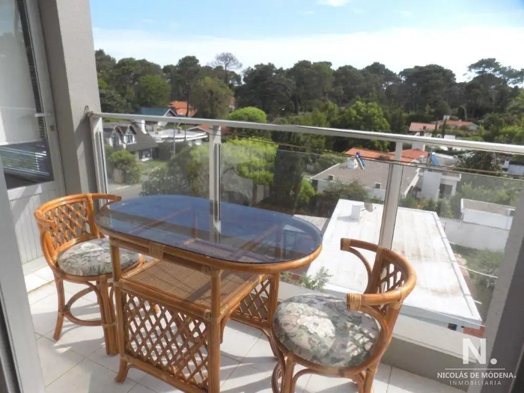 En venta gran departamento de 1 dormitorio en Roosevelt Punta del Este.