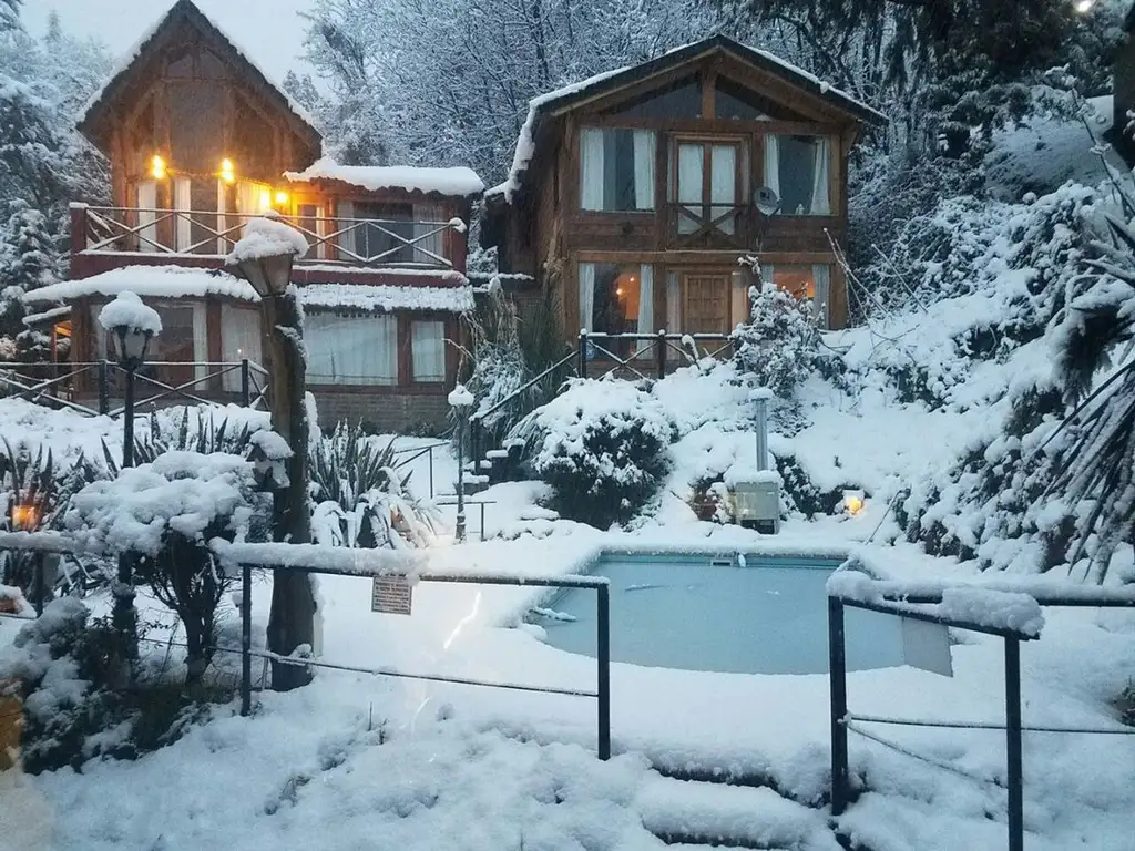 COMPLEJO CABAÑAS TURISTICAS Y CASA  en Bariloche