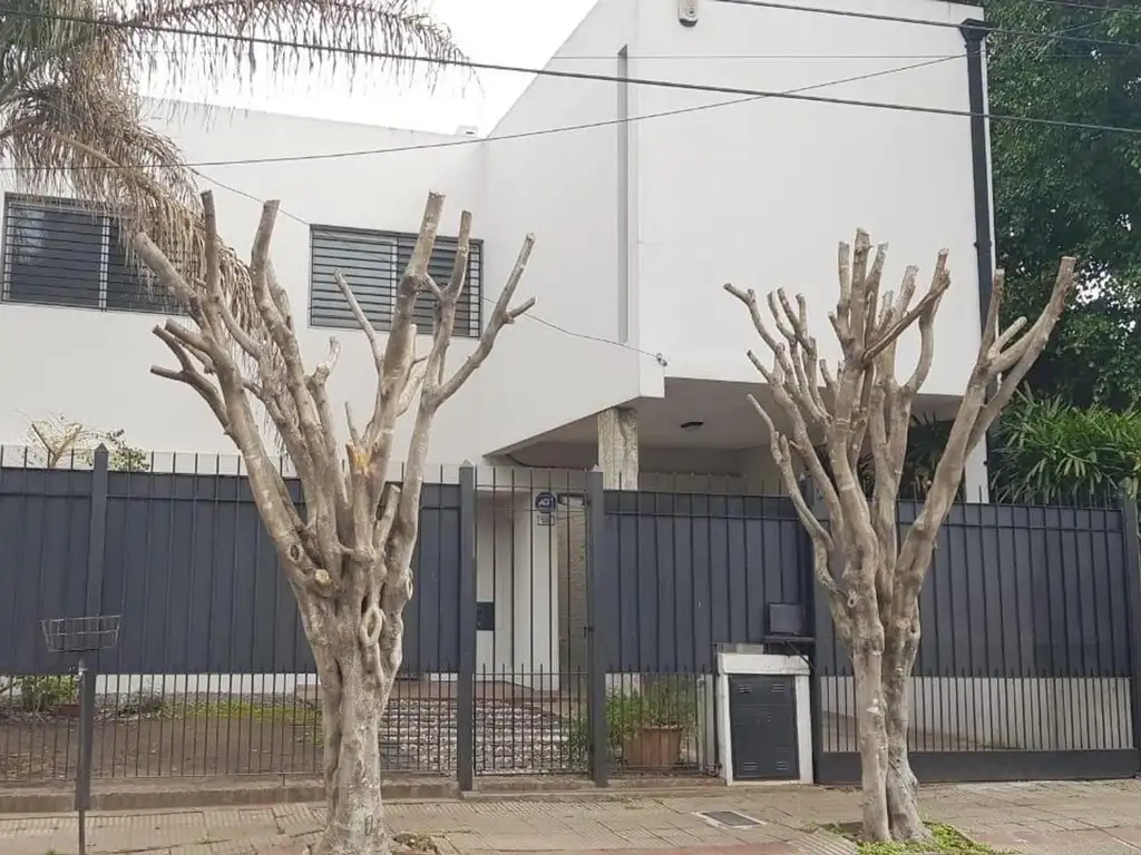 Venta casa en Castelar Sur