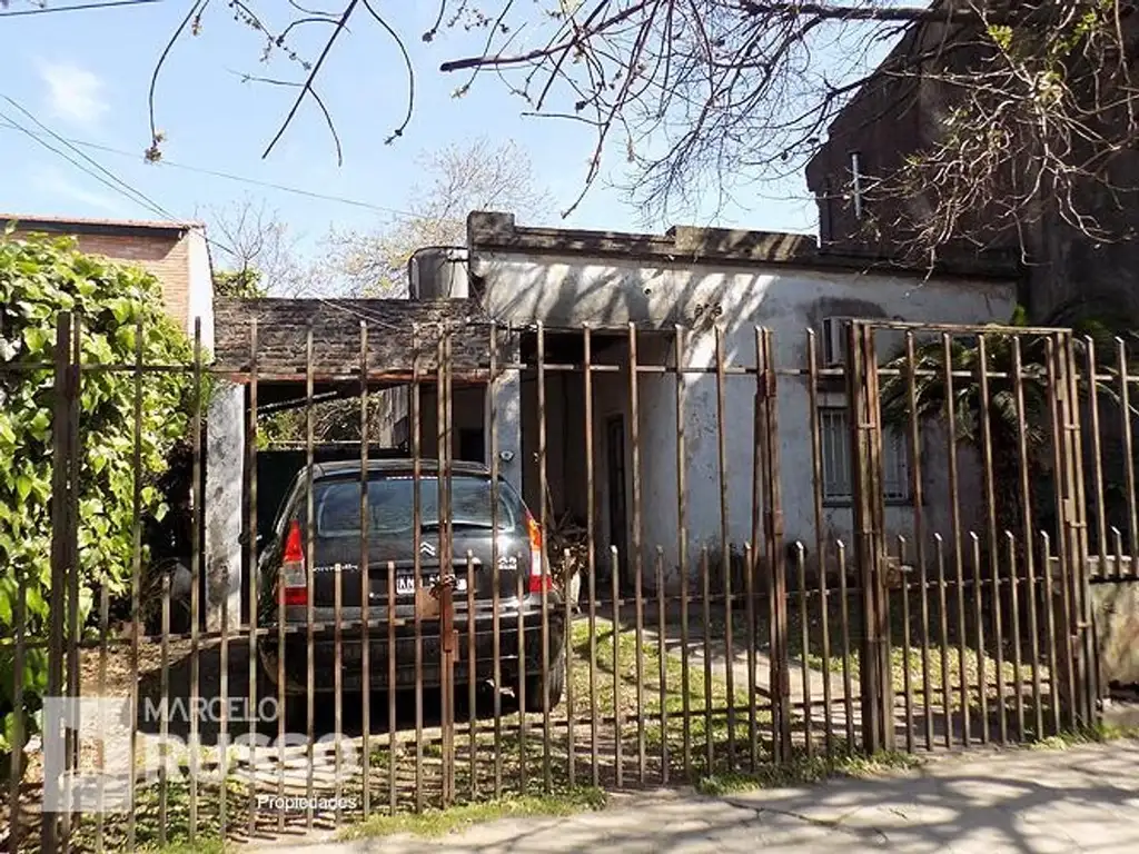 CASA 3 AMBIENTES A RECICLAR o DEMOLER