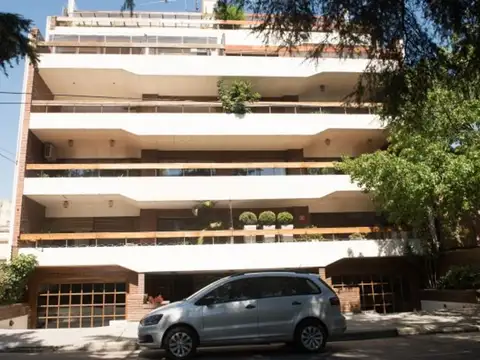 Piso de 6 AMB c/dependencia en Villa Devoto Residencial