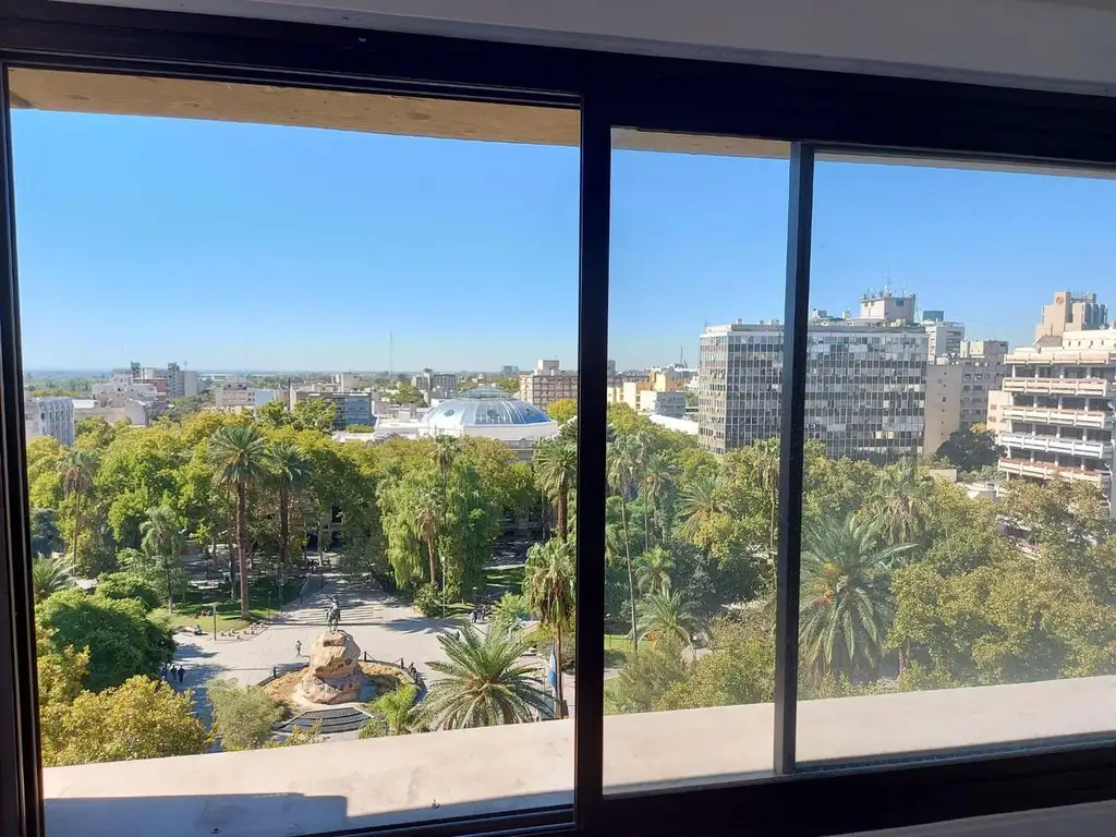 OFICINA EN EDIFICIO BUCI DE CIUDAD