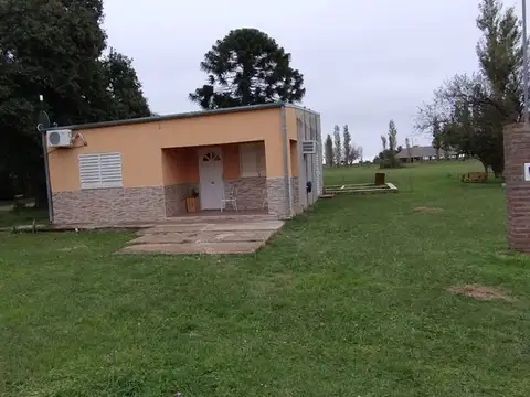 CASA EN TERRENO DE GRANDES DIMENSIONES