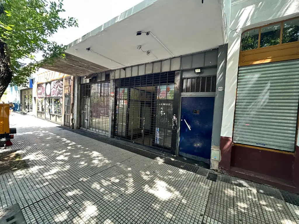 Local comercial en alquiler sobre Av. Jonte