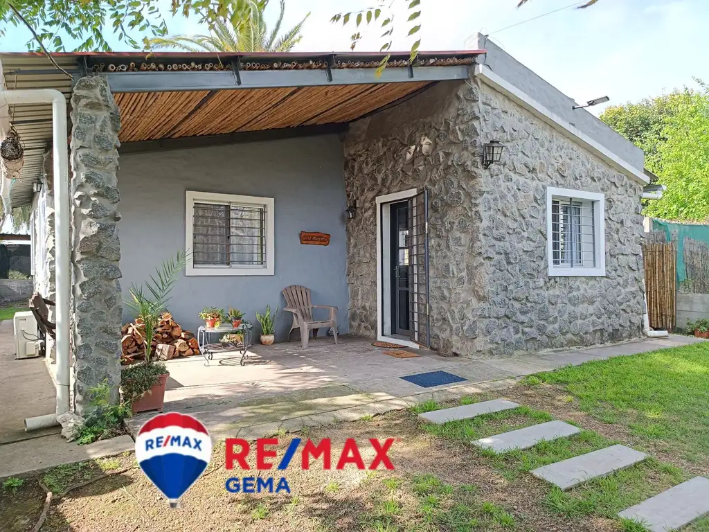 Encantadora Casa de Piedra con gran terreno