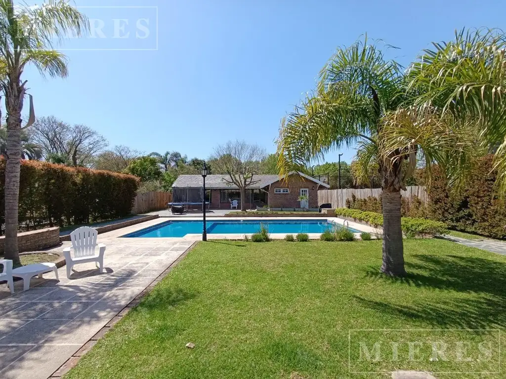 Muy linda casa en venta en el Barrio Santa María de Tigre con Amarra