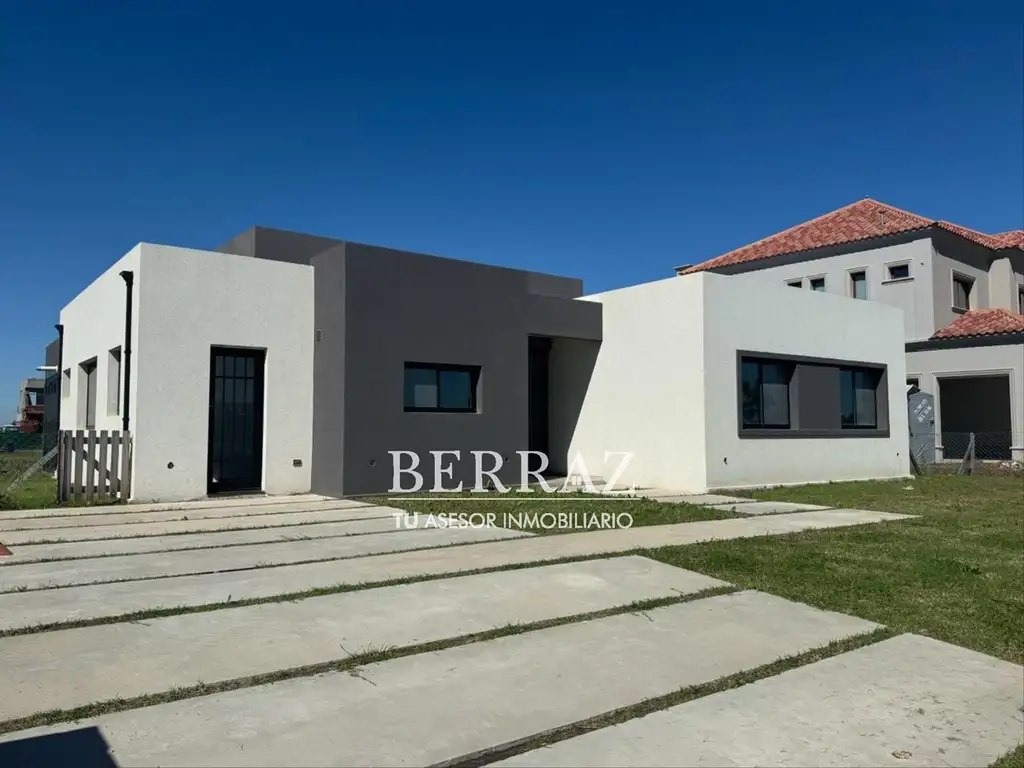 Casa venta 4 ambientes en Riberas Puertos Escobar lote de 650 m2