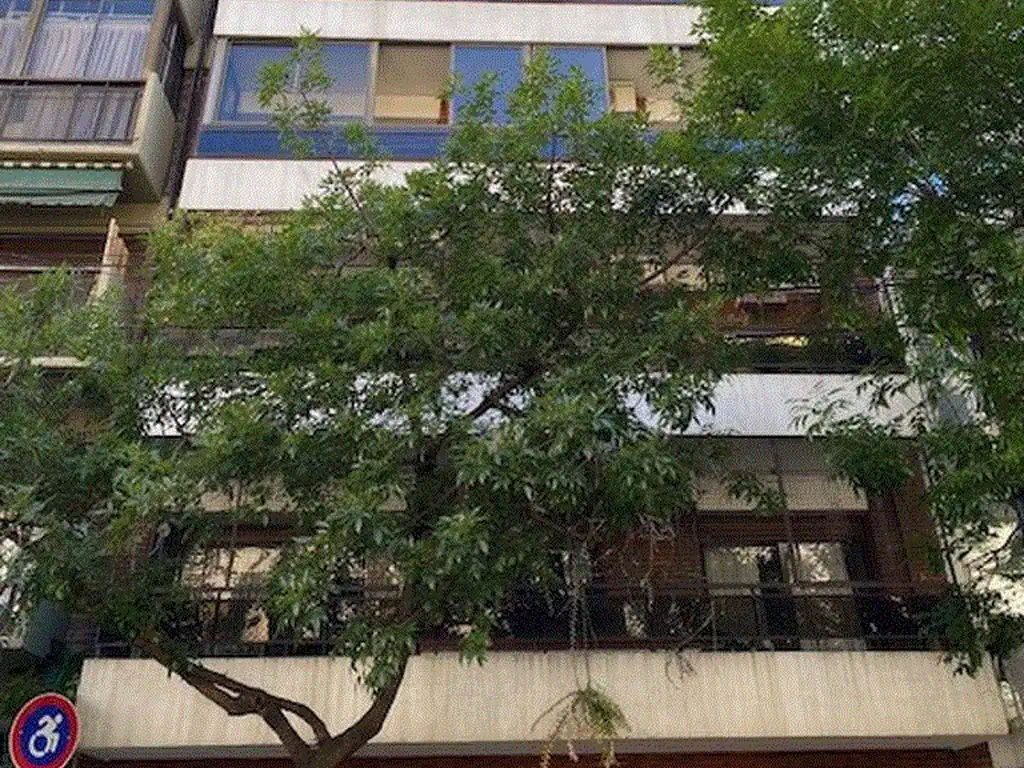 Excelente semi piso al frente con balcon terraza y COCHERA FIJA. Melo y Coronel Díaz