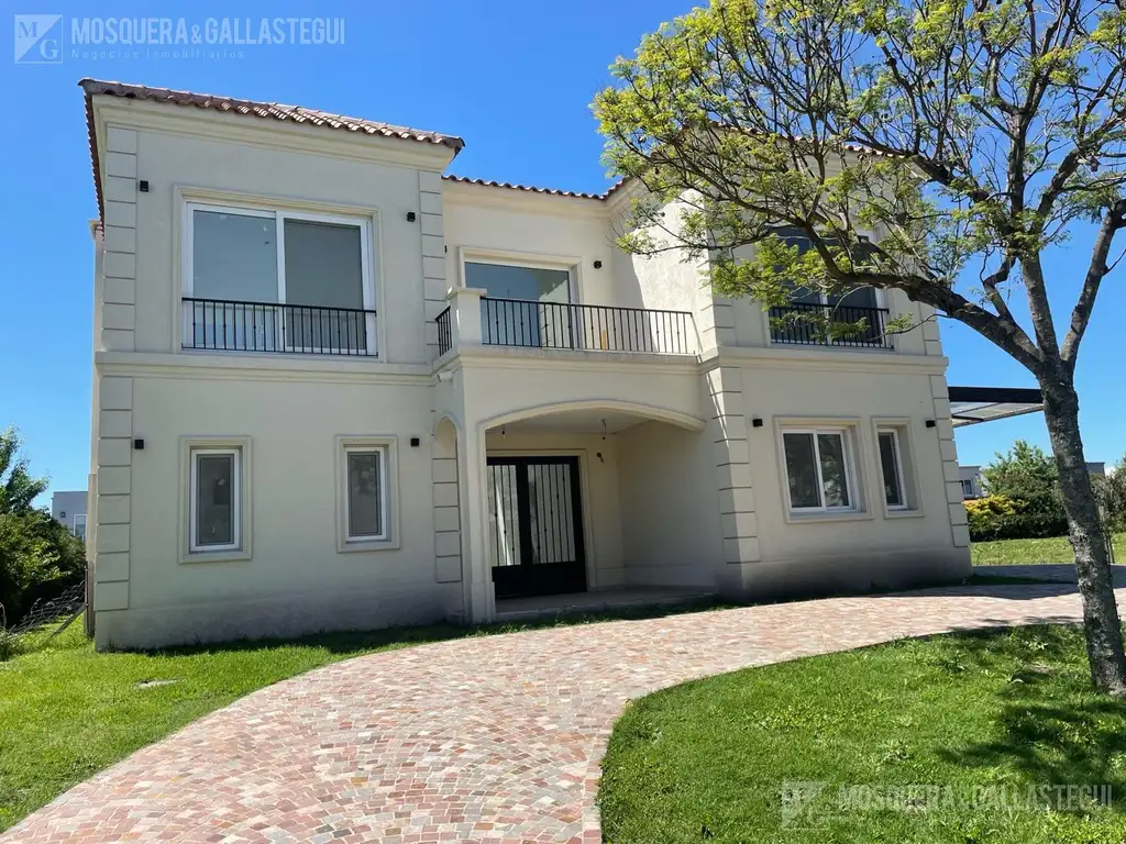 Casa en venta - Vistas, Puertos del Lago.