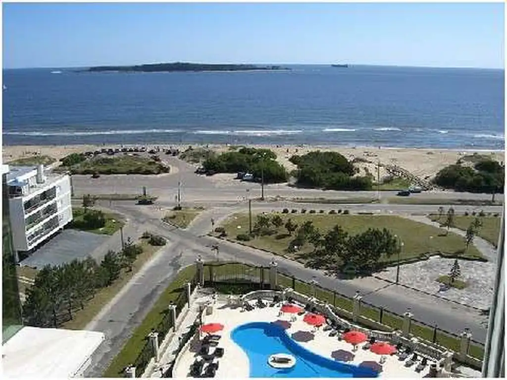 Departamento - Alquiler temporario - Uruguay, Punta del Este - RBLA. CLAUDIO WILLIMAN 100