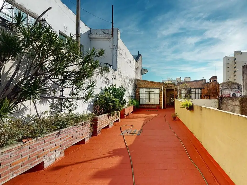 Venta PH 4 amb. Constitución con terraza y quincho