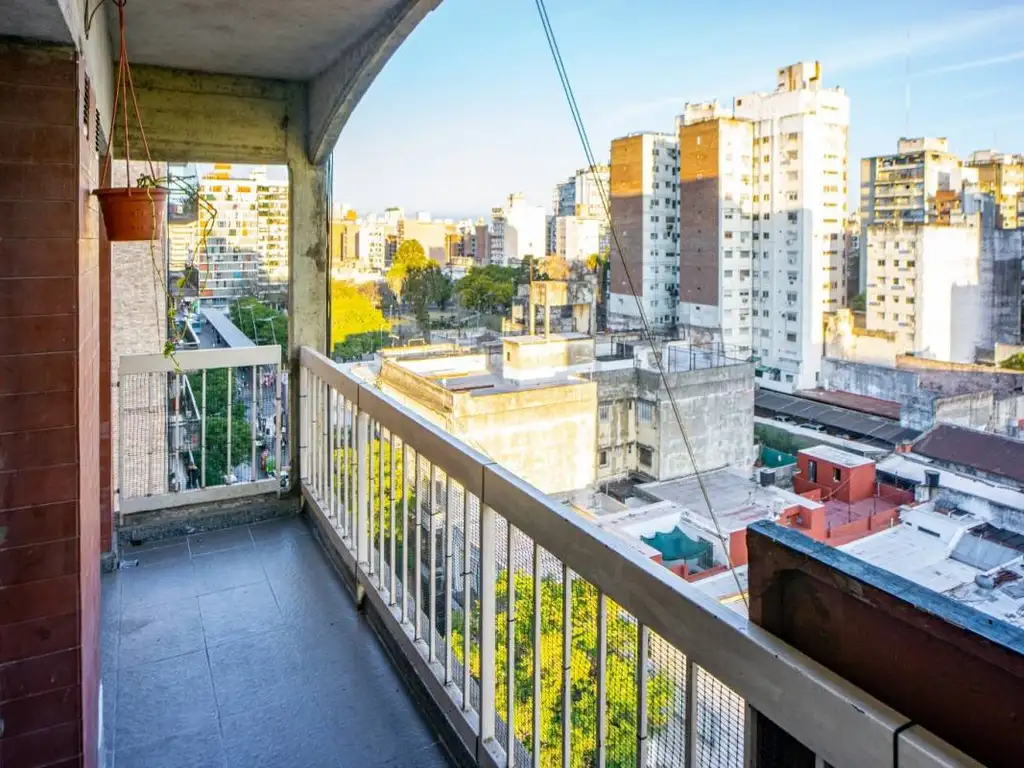 Venta departamento dos dormitorios Centro con balcon al fren