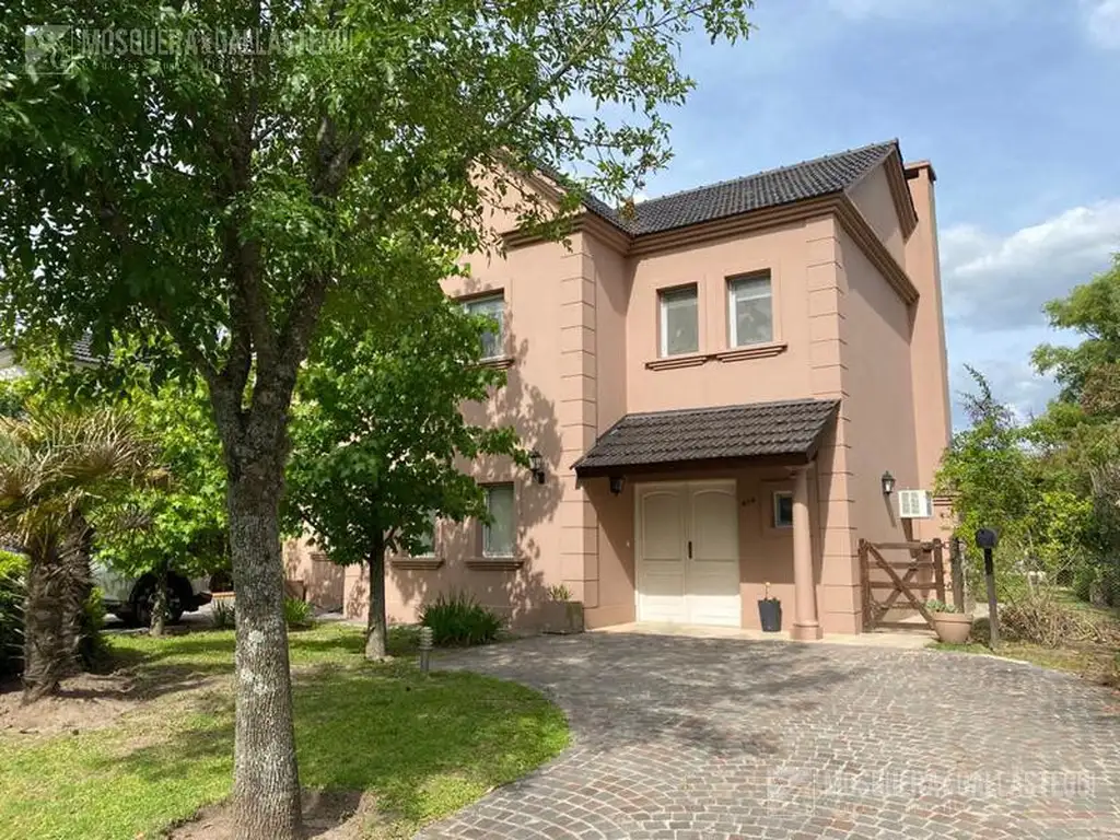 Casa en venta en San Isidro Labrador.