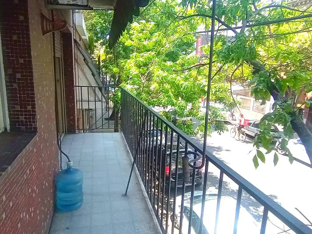 Alquiler  departamento 3 ambientes al frente  balcon y lavadero Falcon y San Pedrito Subte A