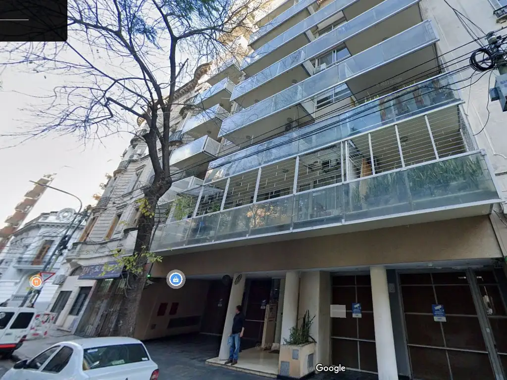 Recoleta Venta 3 ambientes Muy Luminoso al frente con cochera y balcon. Edificio nuevo