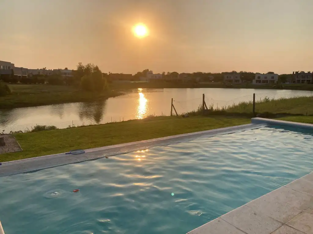 Casa en Alquiler Temporal con vista a la laguna Barrio San Matias Escobar