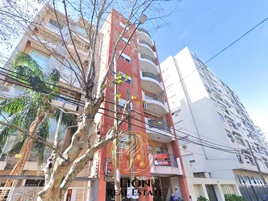 Venta Departamento Ramos Mejía 2 ambientes con terraza privada a 3 cuadras de la estación de tres