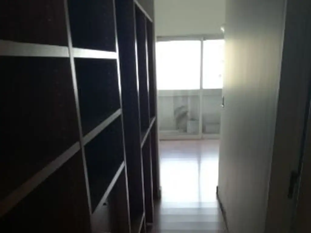 EXCELENTE PISO CON DORMITORIO EN SUITE - EN LA MEJOR ZONA DE LA CIUDAD A PASO DE TODO .