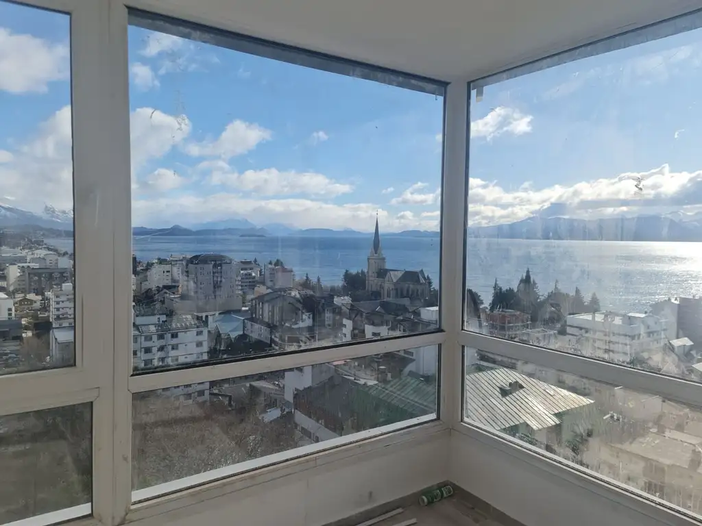 Venta departamento con vista al lago