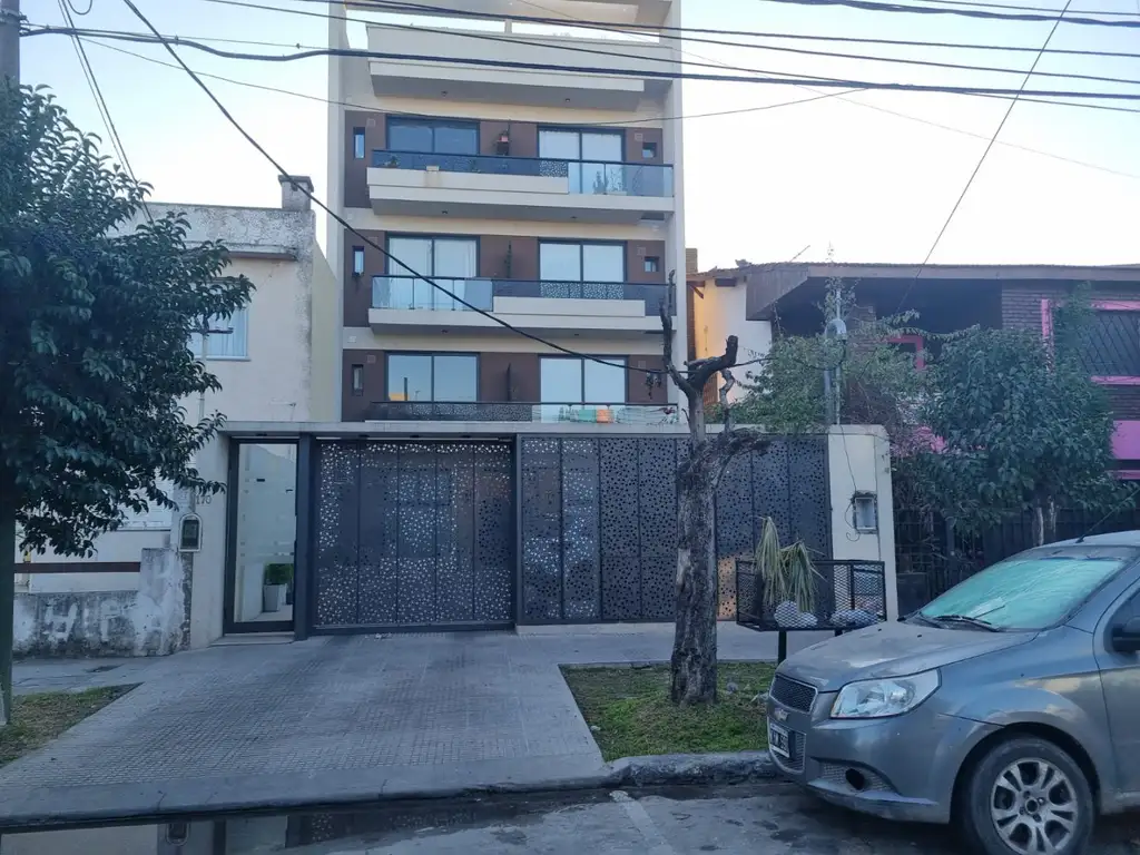 hermoso y amplio monoambiente con 2 patios padua centro