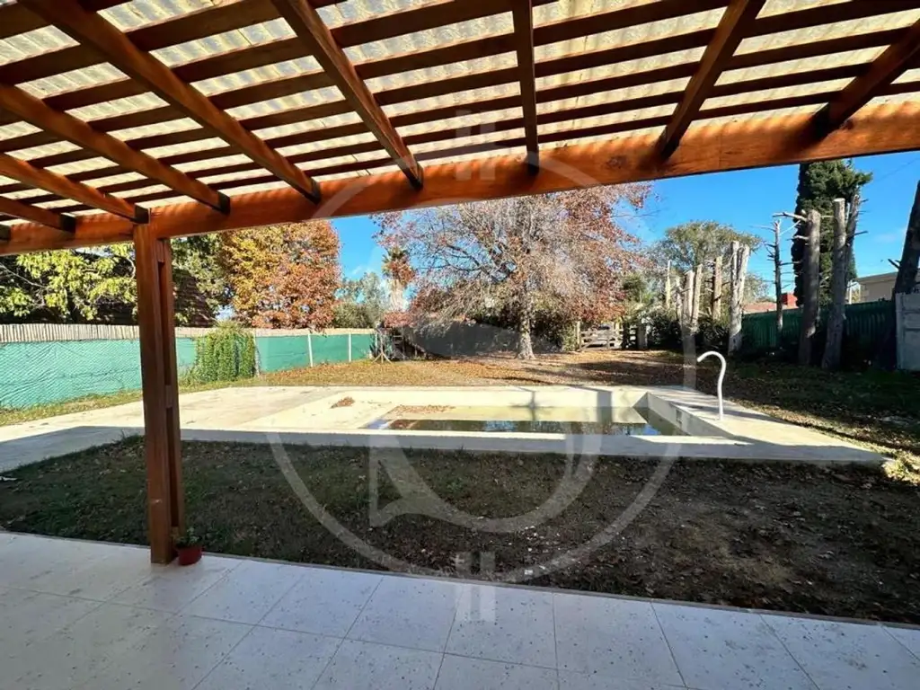 CASA QUINTA EN VENTA BARRIO SAKURA TODOS LOS SERVICIOS